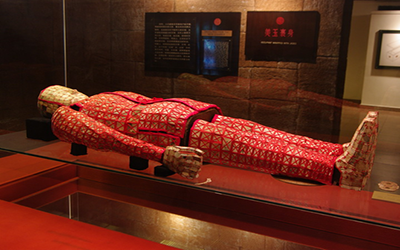مقبره و آرامگاه پادشاه نان یوئه گوانگجو چین